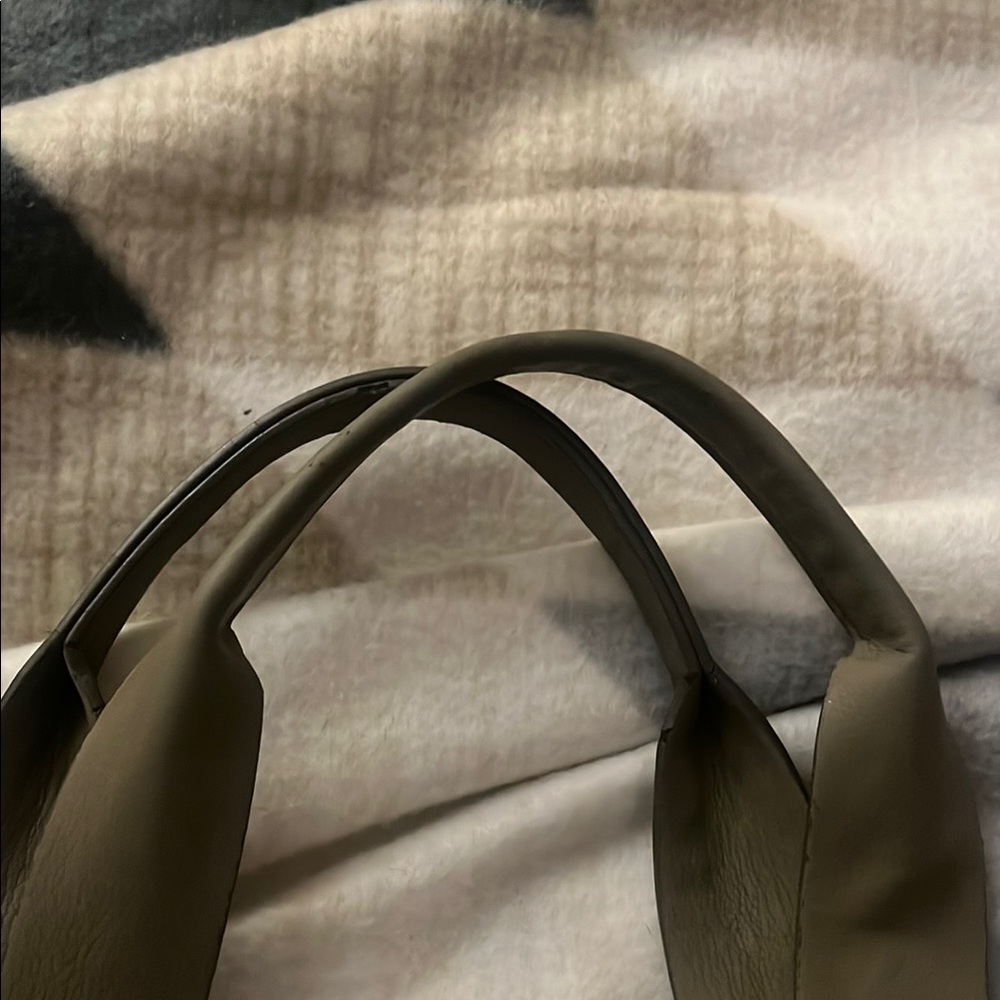 Universal Thread Green Tote With Rectangular Desi… - image 3